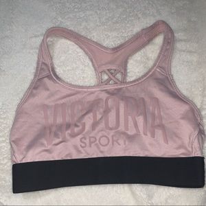 NWOT Victoria’s Secret sports bra Medium